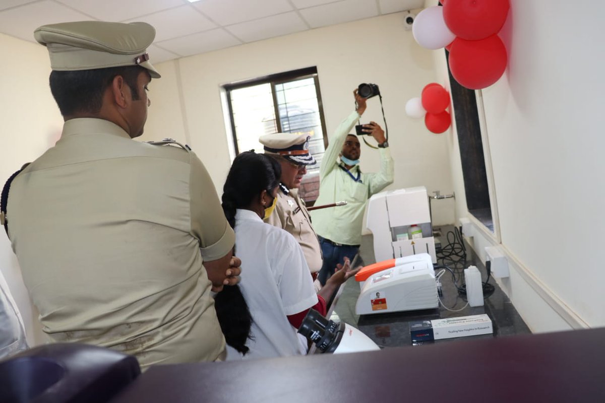 RatnagiriPolice's tweet photo. @DGPMaharashtra #InaugurationCeremony #PolicePathologyLab #PathologyLaboratory #Ratnagiri #RatnagiriPolice https://t.co/sGJJOE8mTK