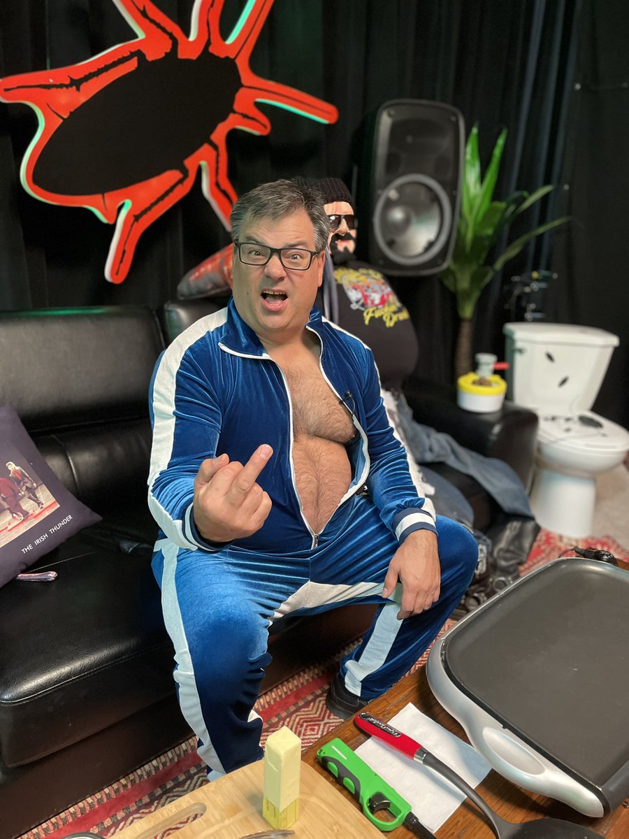 tpbplus's tweet photo. Get ready fuckers! Live Roach Approaching on the TPB/SwearNet App!🪳#TheRoachApproach https://t.co/UrLnutNt9f
