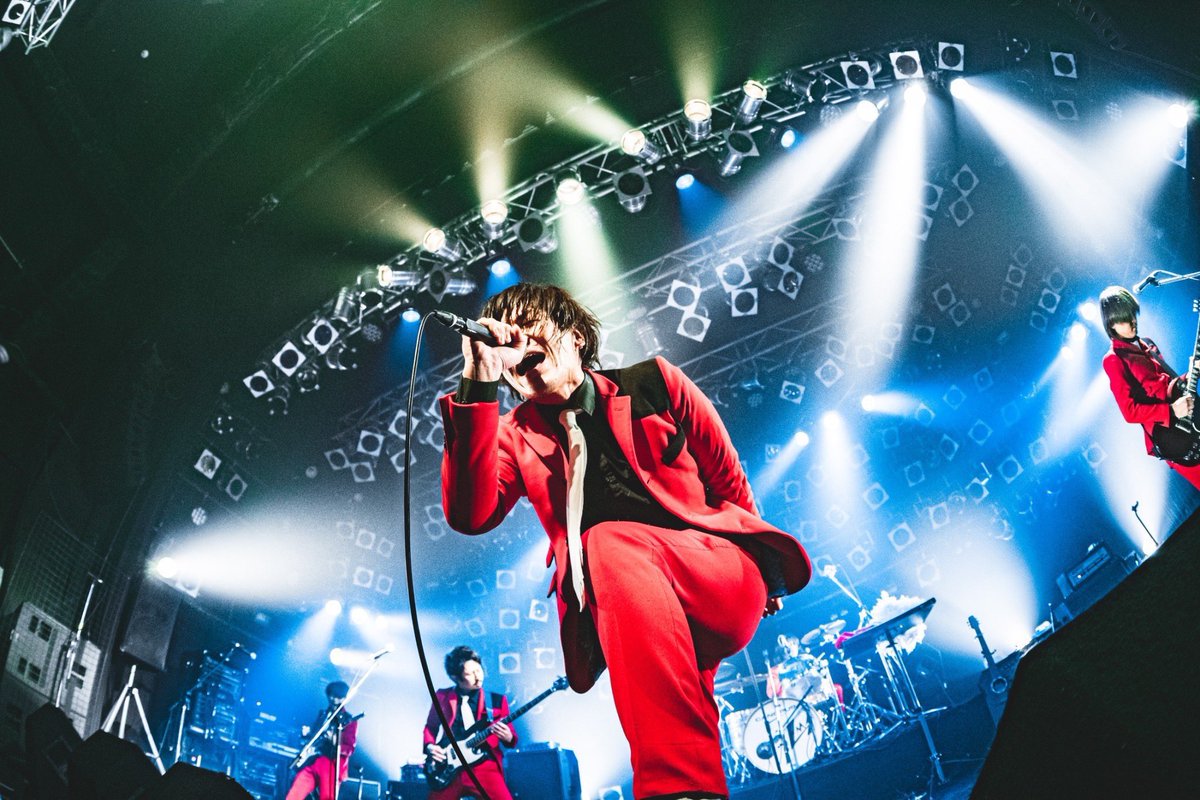 ei_T_M_R's tweet photo. April,1st,Fri
世間はエイプリルフール
僕はそう、VETIX
ねぐせ。は新進気鋭の理由が分かりました。
ビレッジマンズストアは相変わらず最高でした
正しい夜明けが一番好きだな
素晴らしい時間をありがとう

 #vetix
#ねぐせ
#ビレッジマンズストア
#ElectricLadyLand https://t.co/whTjTBCJgF