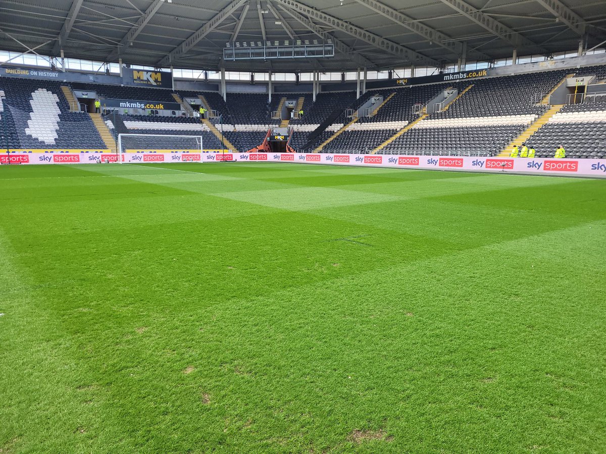 bashs_tweets's tweet photo. Ready to go for @HullCity vs @htafc tonight at the MKM 🏟
Pitch looking well and starting to show some spring time recovery after a long winter! 🌱 ☀️
Come on the lads! 🐯 ⚽️
#Groundsman #HCAFC #LoveTurf #Football #Championship #Pitch https://t.co/RsSb8Ud8E8
