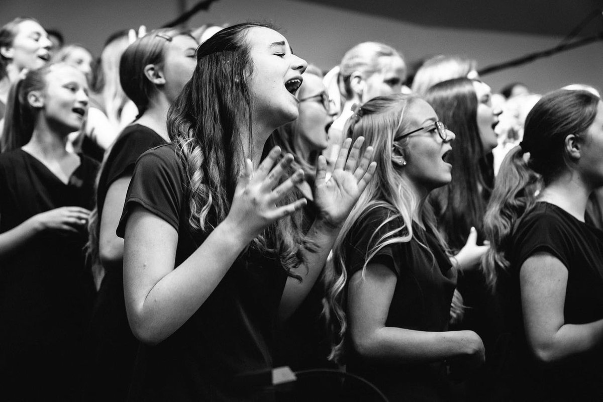 BarnsleyChoir's tweet image. #springconcerts @EMCBarnsley 📷@iwallacephoto