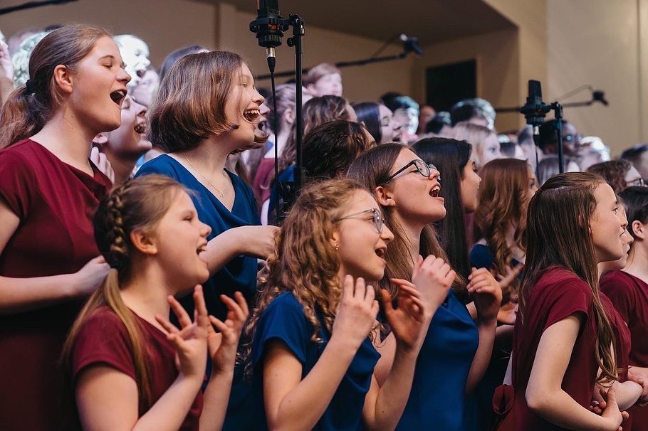 BarnsleyChoir's tweet image. #springconcerts @EMCBarnsley 📷@iwallacephoto