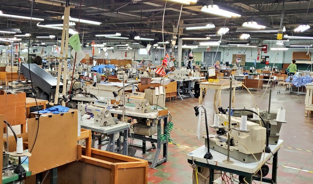WorkersUnitedMA's tweet photo. Recognize. Gitman Bros @GitmanVintage manufacturer of shirts &amp; ties made in the USA by our members in its Ashland, PA plant! #MadeInUSA #WUNoMatterWhat #MARJB #GitmanBros #UnionMade #UnionStrong #UnionLogo https://t.co/qm5yoqjNpZ