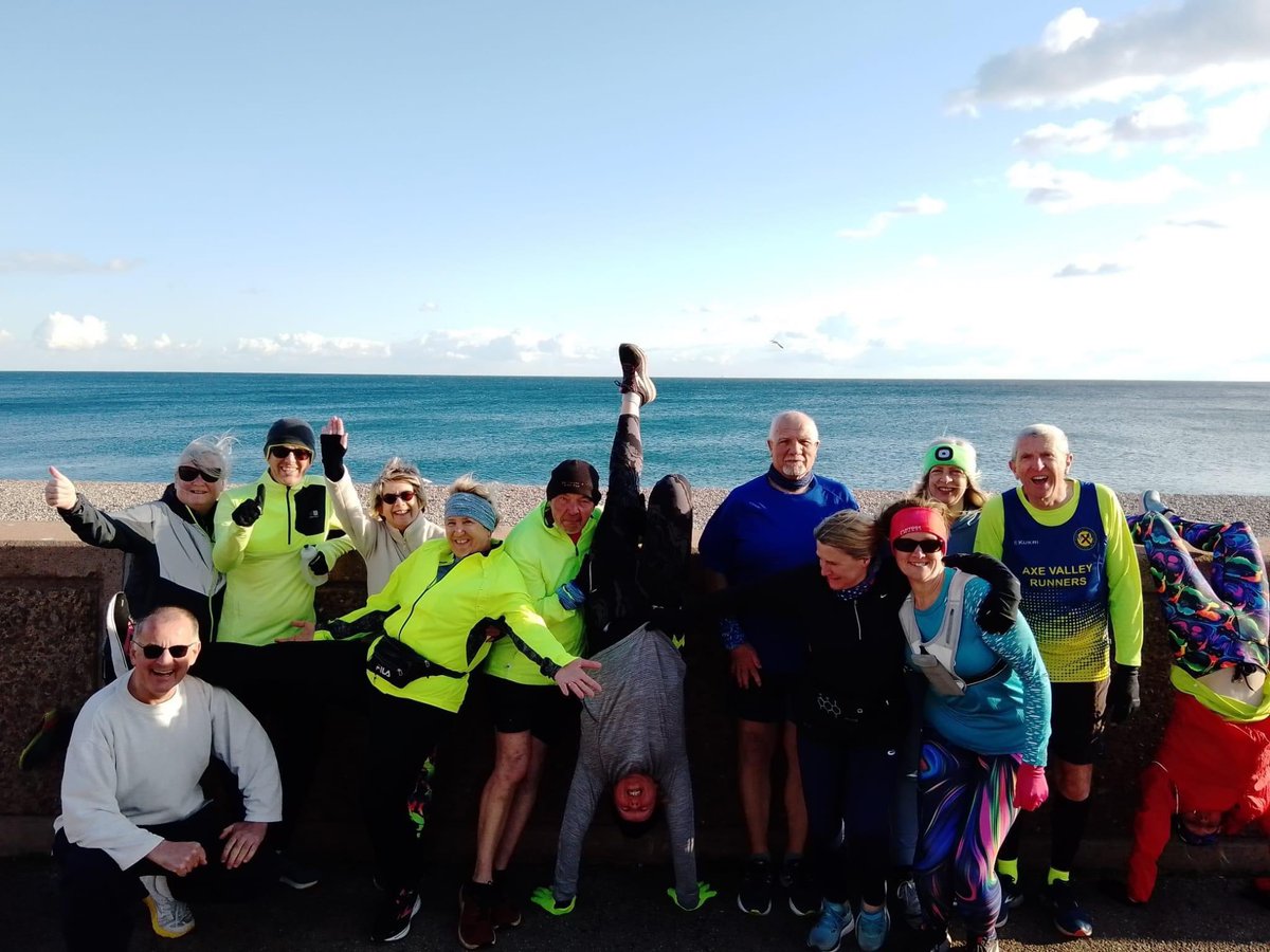 RunnersAxe's tweet photo. The AVR #Runshiners last night & rumour has it there was cake afterwards. βοΈπ°πββοΈπββοΈ#TeamAVRπ #runchat #ukrunchat #runtogether #runningfamily #runningfriends #cakeafterππ° https://t.co/xQRKK7KeUB