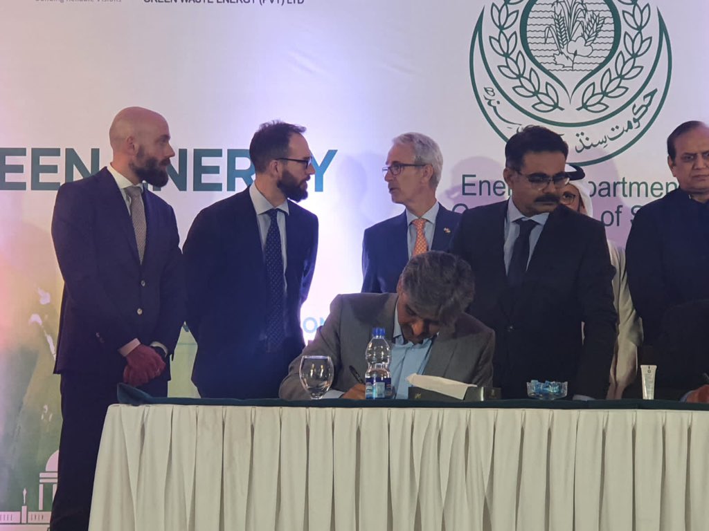 NLAmbPlomp's tweet image. Important new 🇳🇱🇵🇰 project: turning waste into #energy : clean &amp;amp; green technology from #Amsterdam brought to #Karachi by #HarvestWaste 
Today issuing LoI to #Krel company