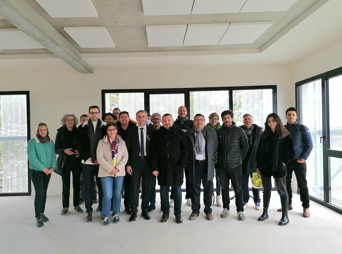 RaynalPessac's tweet photo. 🏢 Je suis ravi que la Direction des Système d'Information de @pole_emploi s'installe à Bersol. Le choix de cette nouvelle localisation participe à la revitalisation de la zone économique et de l'entrée de la ville de #pessac
#economie #emploi https://t.co/ox2BAr5rGz