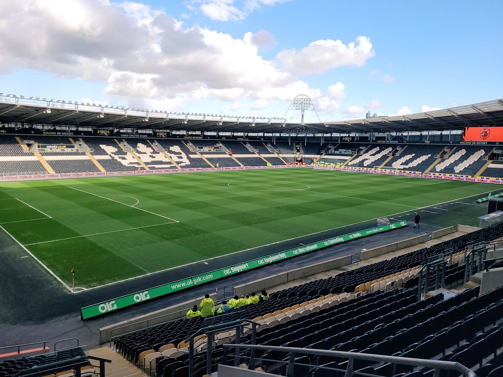 bashs_tweets's tweet photo. Ready to go for @HullCity vs @htafc tonight at the MKM 🏟
Pitch looking well and starting to show some spring time recovery after a long winter! 🌱 ☀️
Come on the lads! 🐯 ⚽️
#Groundsman #HCAFC #LoveTurf #Football #Championship #Pitch https://t.co/RsSb8Ud8E8