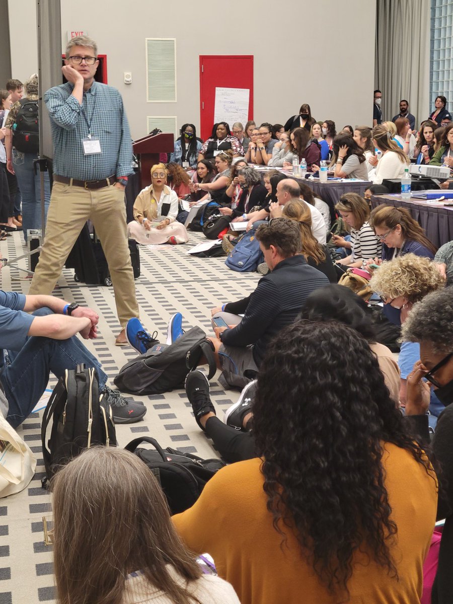 stemisit's tweet photo. Paul Andersen... No caption needed!
#NSTA22
#Houston
#SciencePD
#AuditoriumNeeded https://t.co/ikDL9dvuTU
