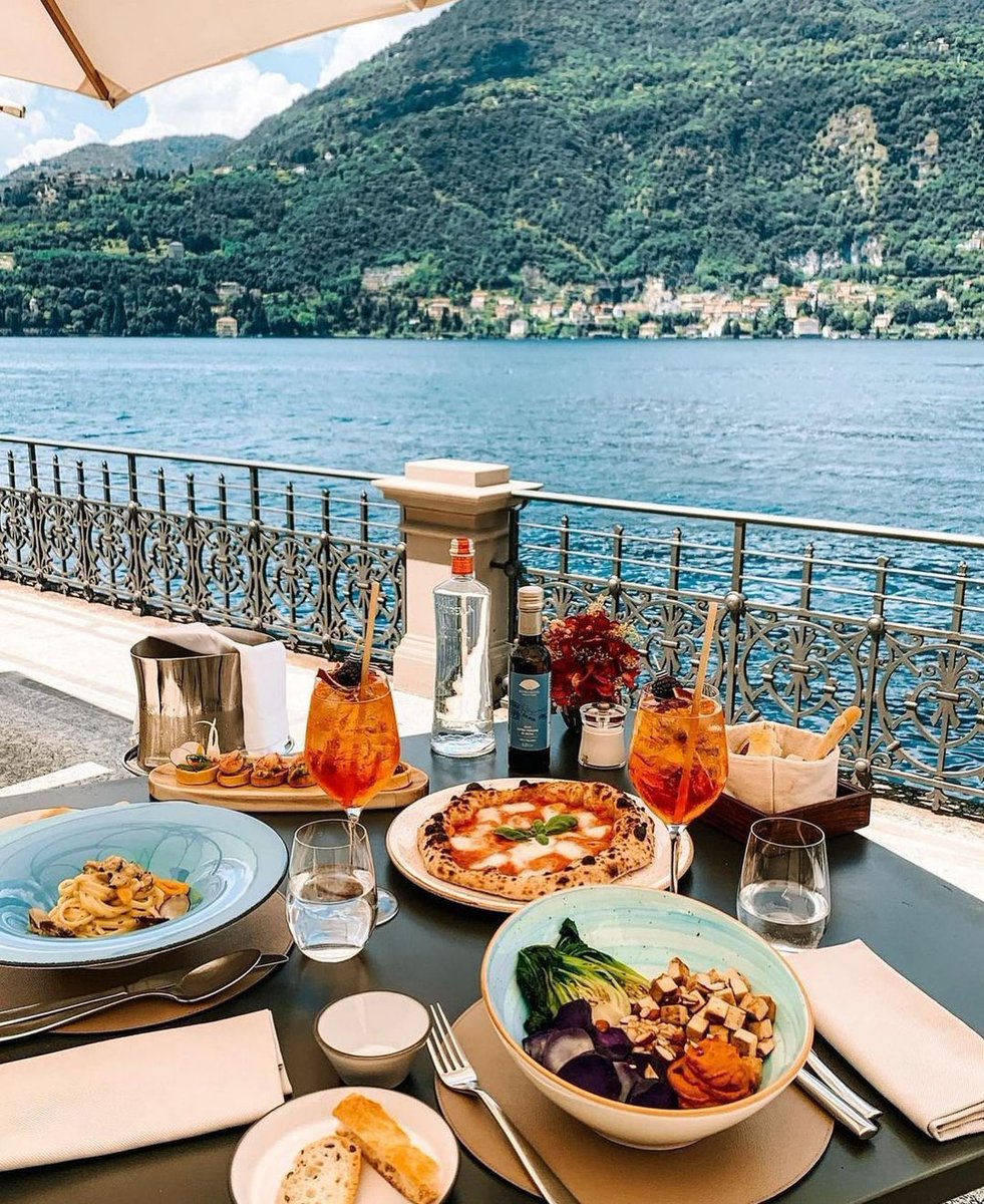 viewsoff's tweet photo. Lake Como, Italy. https://t.co/7EdVh4JFjw