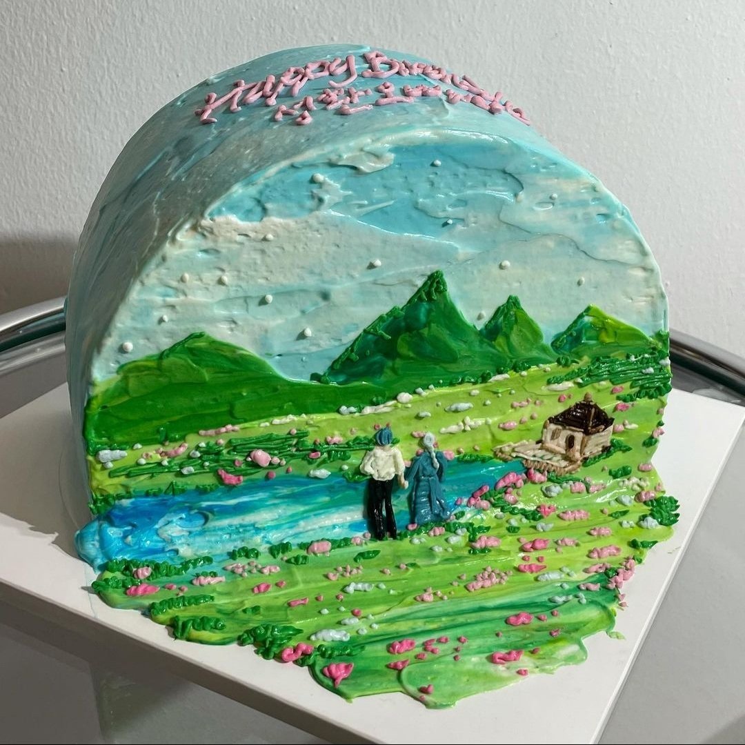 Typically I don't eat cakes whatsoever, but now I definitely plan to get this one on my 25th birthday.
P.s. if you know the name of cake artist, contact me, please