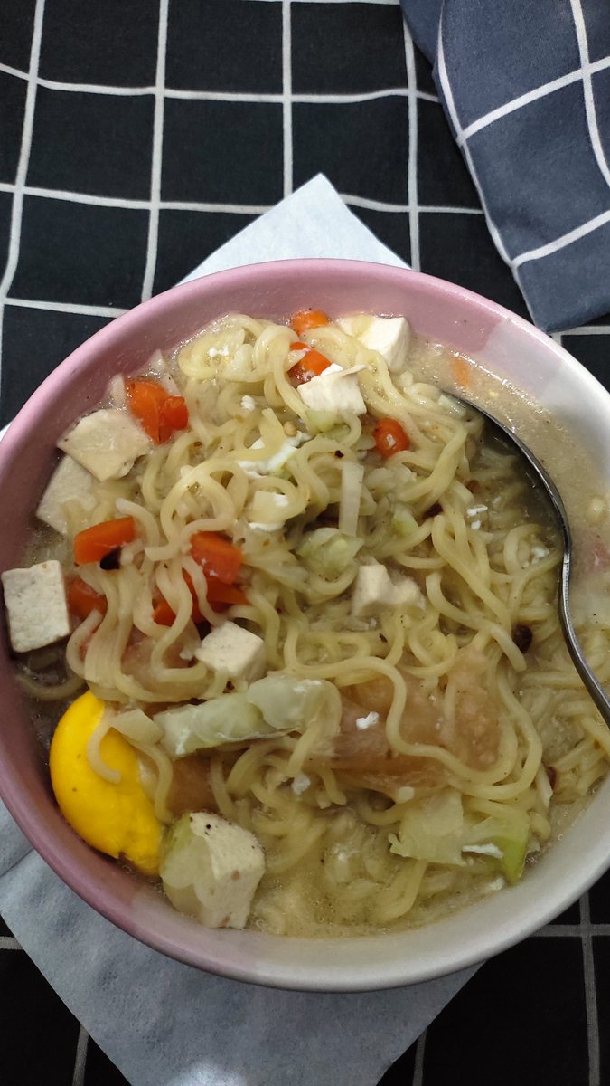Indomie dulu sebelum tidur