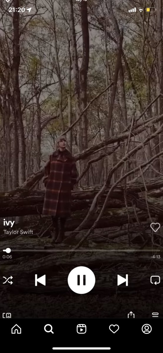 Does anyone have any idea how to get these full screen mode things on ur spotify?