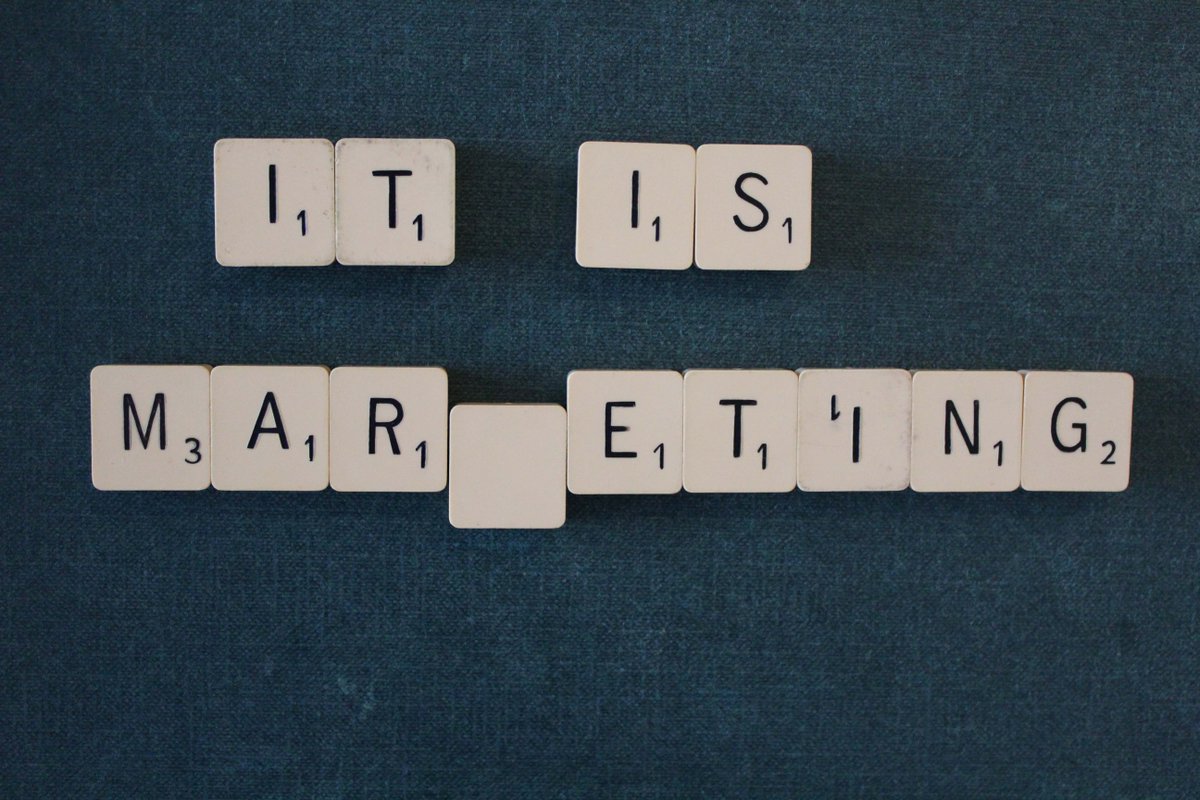 EZResumeSrvcs's tweet photo. Your #LinkedIn profile is a #marketing piece -- not a biography or an obituary. It doesn't need to outline your entire professional history.
#CareerMarketing #JobSearch #JobSeekers #BeTargeted https://t.co/sQ0ADYBxsH