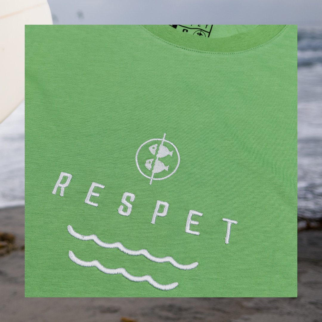 Respetmalaga's tweet photo. 𝗚𝗿𝗲𝗲𝗻 𝗽𝗼𝘄𝗲𝗿
¿Conoces la historia detrás de esta camiseta? Pues a qué esperas para descubrirla en nuestra #tiendaonline 
Una historia sobre cómo afrontar los problemas de forma #sostenible 👇👇👇
https://t.co/z1xDON7up4
#respetmalaga #modaperita #costadelsol https://t.co/TiCtb9QaCP