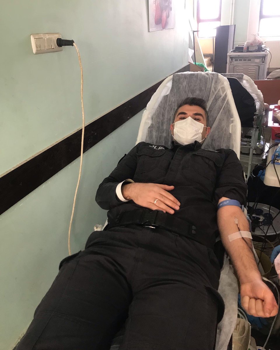 İlçemizde gerçekleşen kan bağışı etkinliğinde Halkımızla birlikte kan bağışına destek olduk, broşürlerimizi dağıttık. 
Ramazan ayı öncesinde kan bağışına verdikleri bu kıymetli  desteklerden dolayı tüm hemşerilerimize teşekkür ederiz. Tüm halkımıza hayırlı Ramazanlar dileriz.