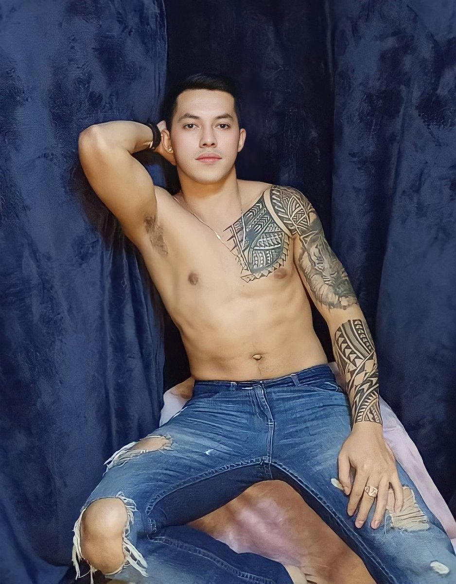 BeyondTouch05's tweet photo. Every body deserves a massage..well mannered and well trained massage therapist #jerald..for fast transaction pm or call/txt us.☎️09398819769 https://t.co/CADxHNC8bc