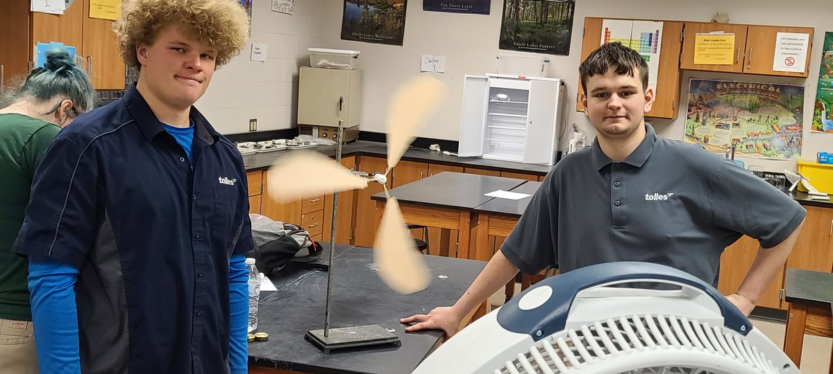 MrsCalvelage's tweet photo. Successful wind turbines in Environmental Science. Some were able to move 400g! https://t.co/gNwAYqCjh6