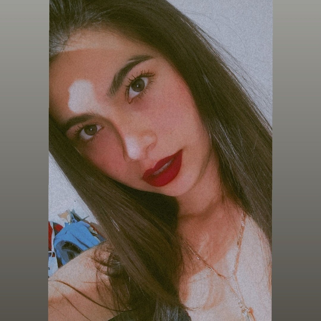 FabiolaCesped20's tweet photo. #NuevaFotoDePerfil #NewPost #SiguemeYTeSigo #FelizViernesATodos https://t.co/A3z2dBdylS
