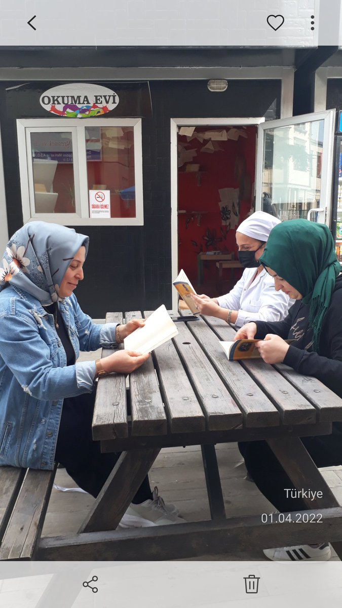ortahisarhem's tweet photo. #OkursuzKütüphaneKalmasın Her zaman her yerde okuyoruz.@tcmeb @TrabzonValilik @Trabzon_MEM @hbfettahoglu @orhangenc2023 https://t.co/JvTmXIRVJk