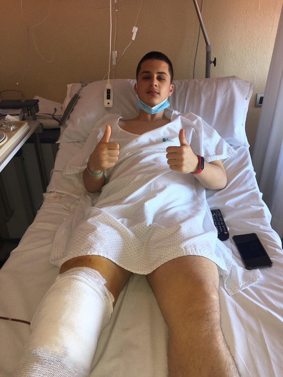 racingferrolsad's tweet photo. ⛅ Buenas tardes!

💪🏼 Nuestro jugador del juvenil A ha pasado hoy por boxes para iniciar su recuperación de la rodilla.

🤝🏼 Mucho ánimo Iker!
💪🏼 A darle caña!

👋🏼 https://t.co/bw80cWC1qR