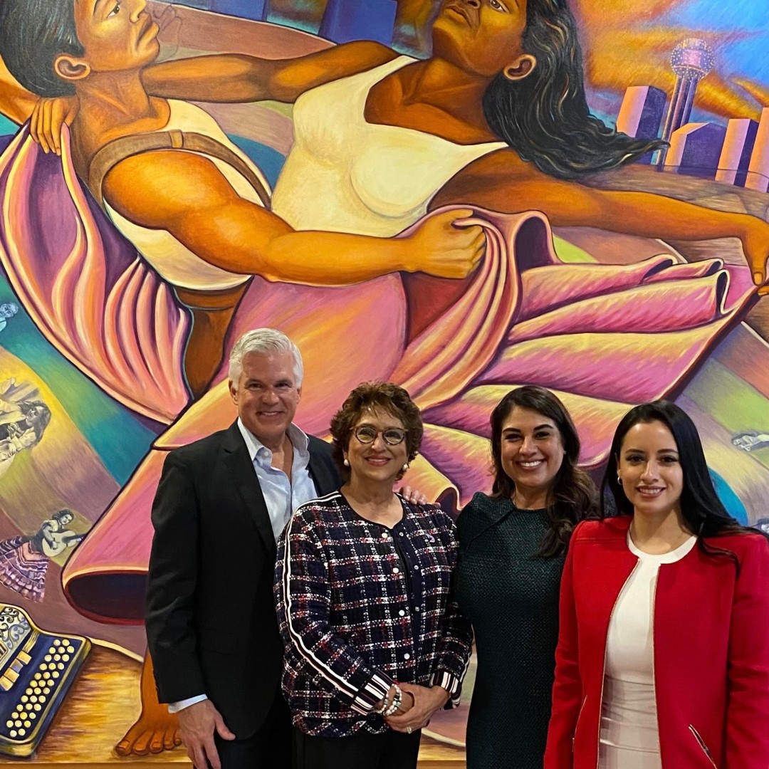 DFWH100's tweet photo. At #DFWH100 we are excited to welcome Visit Dallas' new CEO, Craig Davis to the DFW region and our Latino Community.  Thank you for making us part of the #Latino Leaders Reception earlier this week. 
#VisitDallas #Leadership #Community #DFW #Business  #LatinaLeaders https://t.co/ocBiJUk3QI