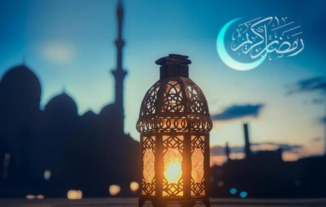 #شهر_رمضان #رمضان

مبارك عليكم الشهر الفضيل، جعلنا الله وإياكم ممن يصومه ويقومه .

وتقبل الله منا ومنكم صالح القول والعمل🤲