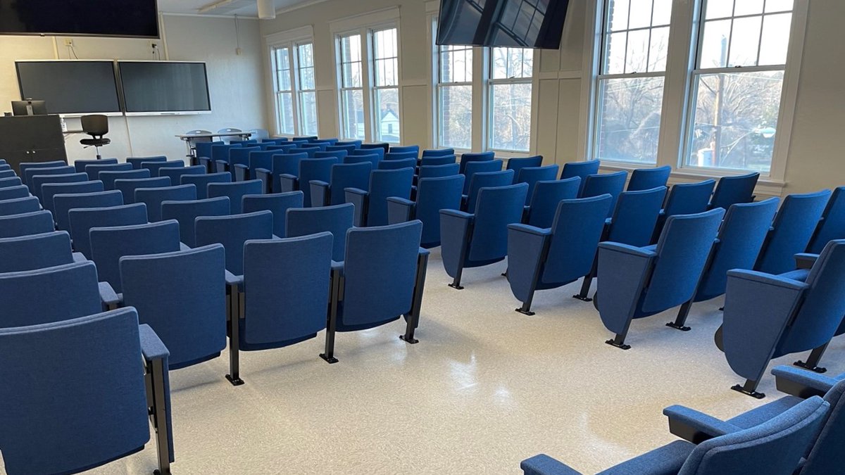 Sedia_Systems's tweet photo. North Carolina A&amp;T State University, Noble Hall

#SeatingSolutions #FixedSeating #LectureHallSeating #HigherEducationDesign https://t.co/uxAb3Uelob