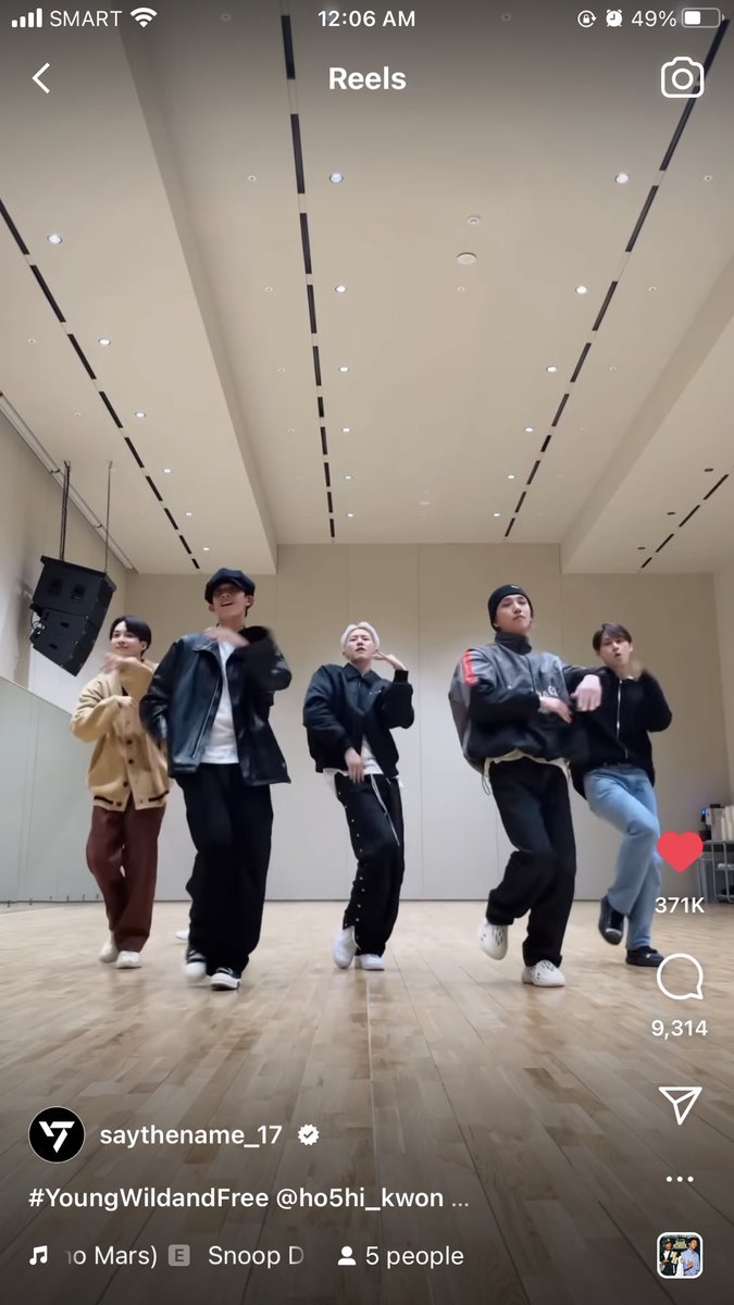 heysookai's tweet photo. MEN  WITH THE CRAZIEST FANS GET TOGETHER https://t.co/oCBxLCgHGs