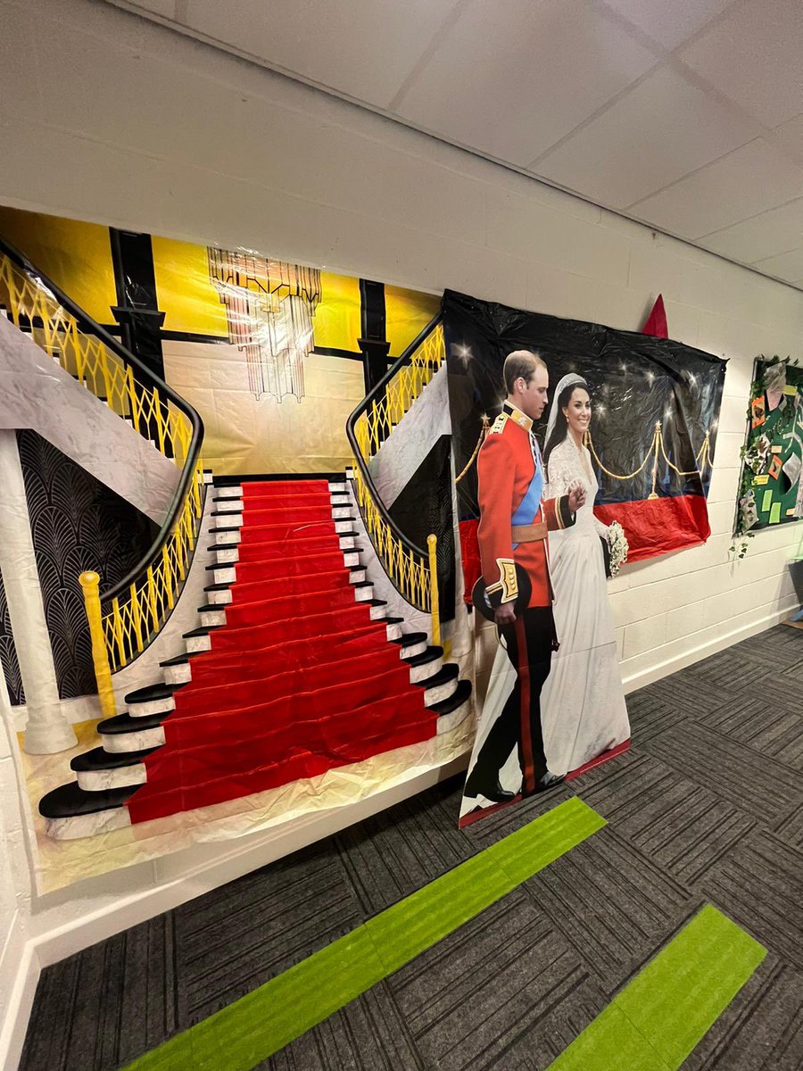 olive_bburn's tweet photo. This week our Year 1 children had a fantastic time learning about Kings and Queens 👑
#royalty
#monarch
#queenelizabeth
#RoyalFamily
#superlearningday https://t.co/YOxVeVCwI0