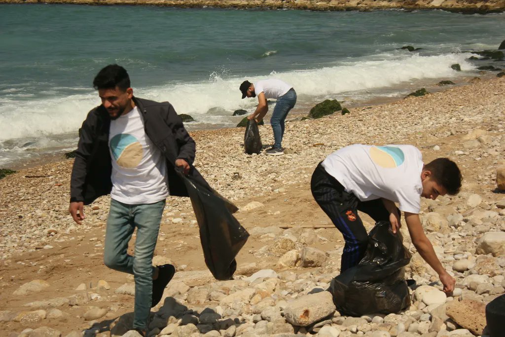 bcollective_llc's tweet photo. $BEACH #Lebanon Beach Clean clearing 300kg of waste from the beach in Saida last weekend including 170kg of #plastic, 70kg of paper and cardboard and 20kg glass. #CircularEconomy #BeachCollective https://t.co/NfccnuogaY