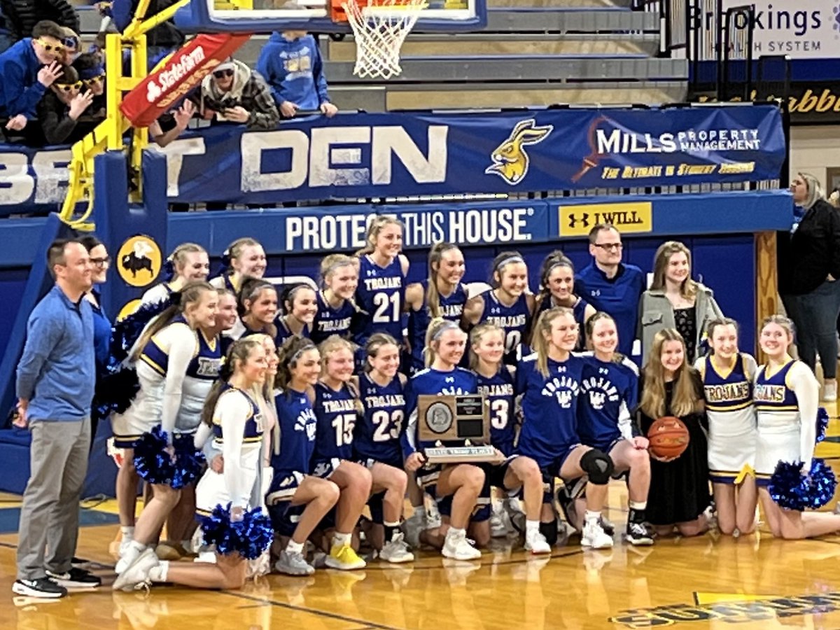 booster_west's tweet photo. The thrill of victory! The roar of the crowd! You can be part of it, find out how! Informational meeting on Monday, April 4th at 5:30 in the auditorium at West Central High School. RSVP: andrea.l.johnson@k12.sd.us #newscoreboard https://t.co/CRvLG14QUN