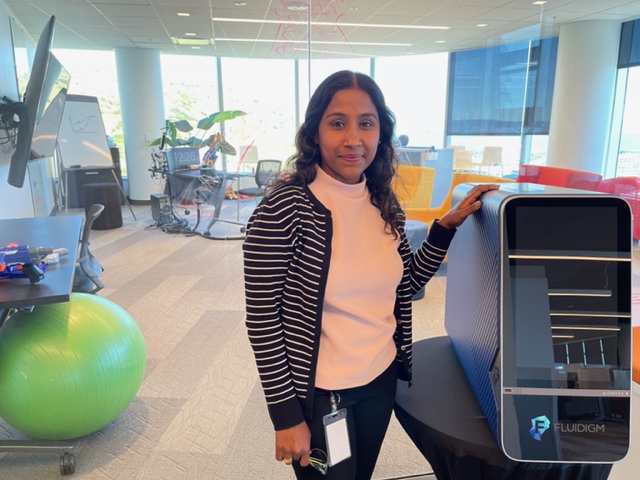 Standard_BioT's tweet image. “I love Biomark™ X because of its super sleek interface and for its compactness.” – Sunita Gopalan, PhD, Senior Marketing Manager, Microfluidics 

#reasontolove #biomarkx #simpleoperation
Check it out: go.fluidigm.com/BiomarkX