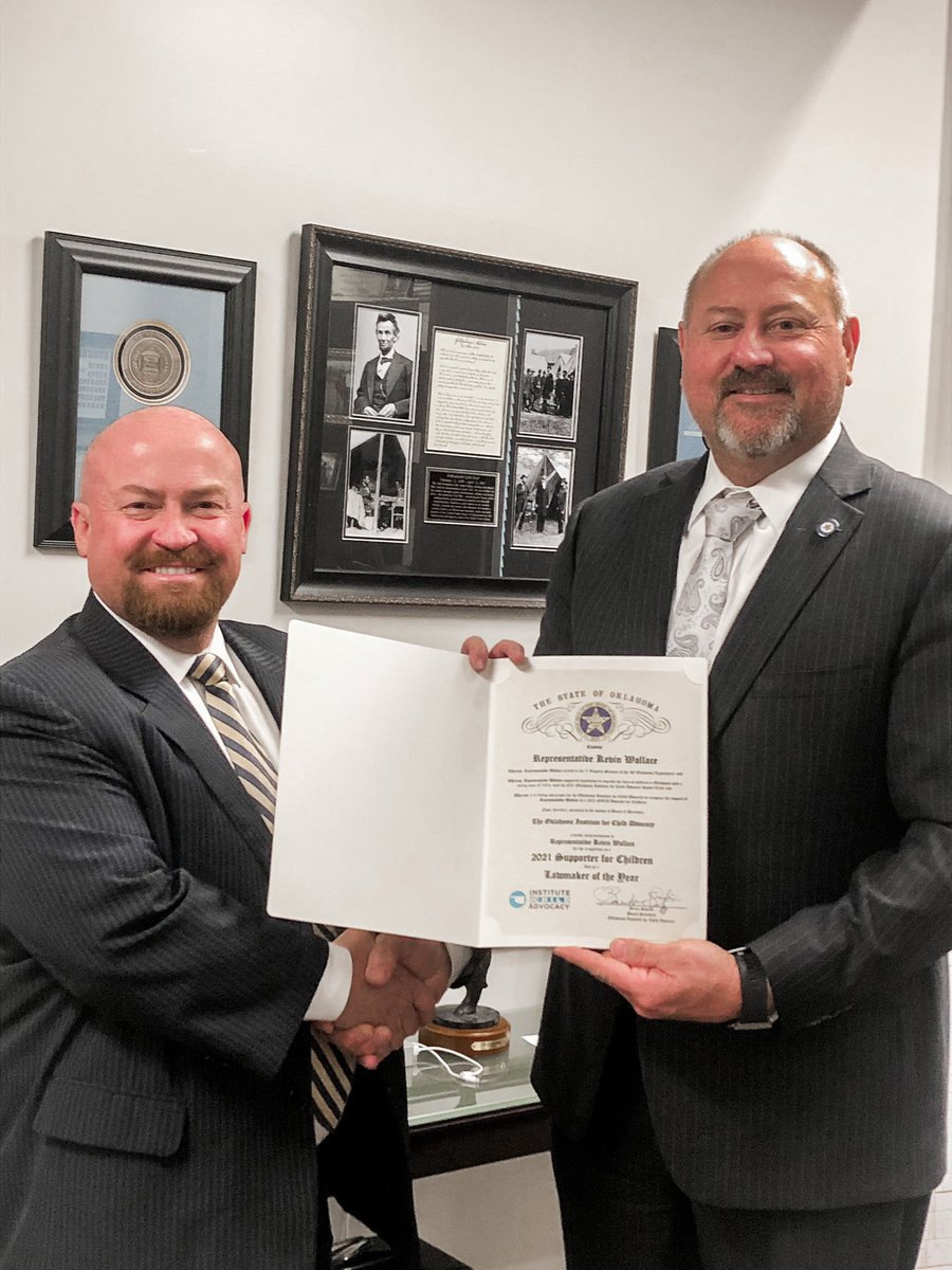 Thank you to @JoeD4OK and the @OklaChildAdv for presenting me with this citation of recognition. It is an honor to be acknowledged as an outstanding lawmaker for children. #oklaed #okleg