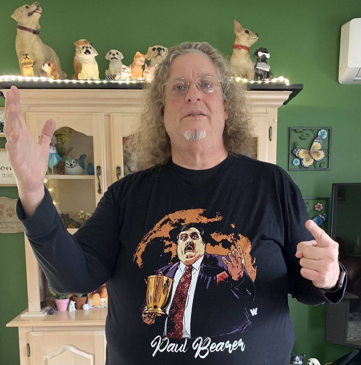 MongrovianMike's tweet photo. #WMTShirtChallenge on @BustedOpenRadio with @davidlagreca1 and of course Paul Bearer will definitely be there in Spirit tonight! #DeadmanForever #DiggingHolesNTakingSouls @undertaker #WWEHallOfFame 🪦⚱️⚰️🤘🏼#RestInPeeeaace @NationsCorner https://t.co/2AUn0jaLOF