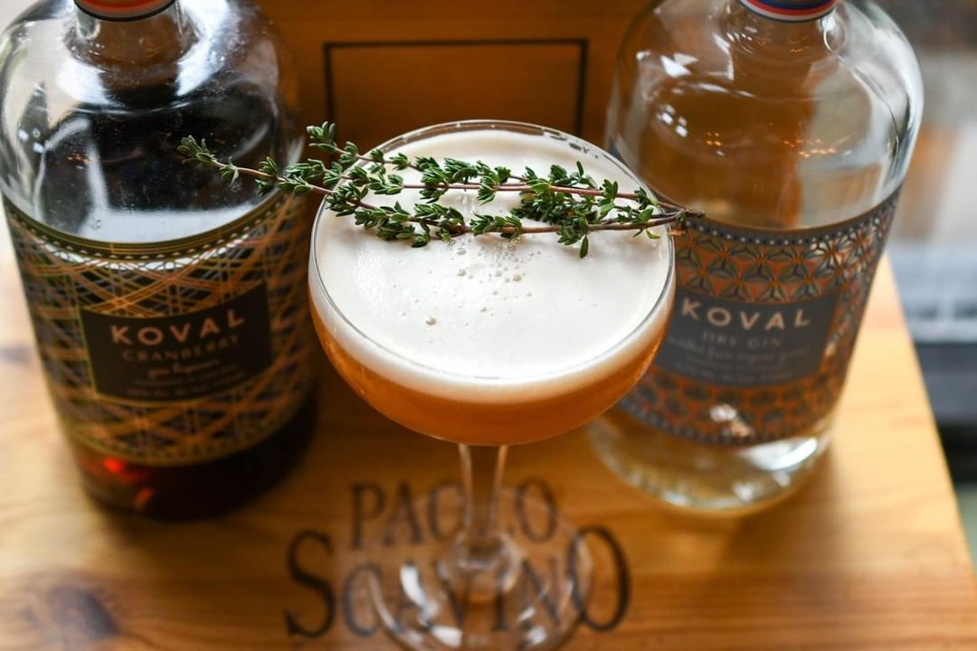 VintegrityWine's tweet photo. Vintegrity wants to give a shoutout to this beautiful Spring Into Gin cocktail from the Barred Owl Butcher!
This elegant drink is named the ✨Crangerine Dream✨ and uses both KOVAL Dry Gin &amp; KOVAL Cranberry Gin Liqueur. 
#SpringIntoGin #Vintegrity #KOVAL
📸 :  @barredowlcomo https://t.co/5dAUxDtdi5