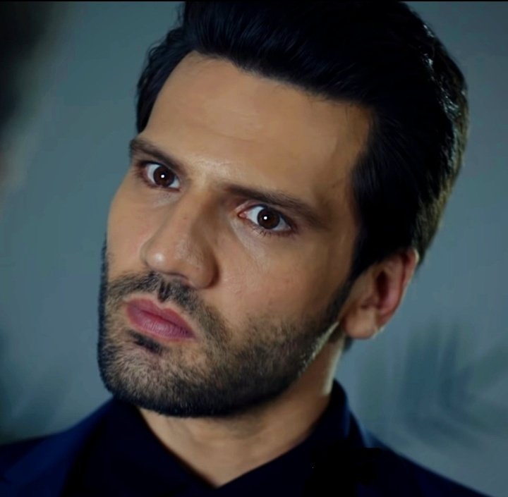 bu ikisini her izlediğimde aynı kişiyi izliyor gibi vibe alıyorum 
#tomellis #KaanUrganciOglu