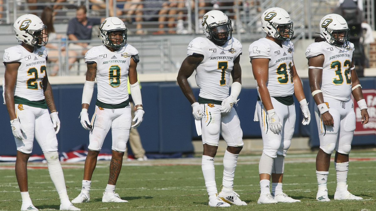 ChrisDurden05's tweet photo. Blessed to receive junior day and camp invite from‼️ @LionUpAthletics @oursoutheastern https://t.co/PHdrRck1tJ