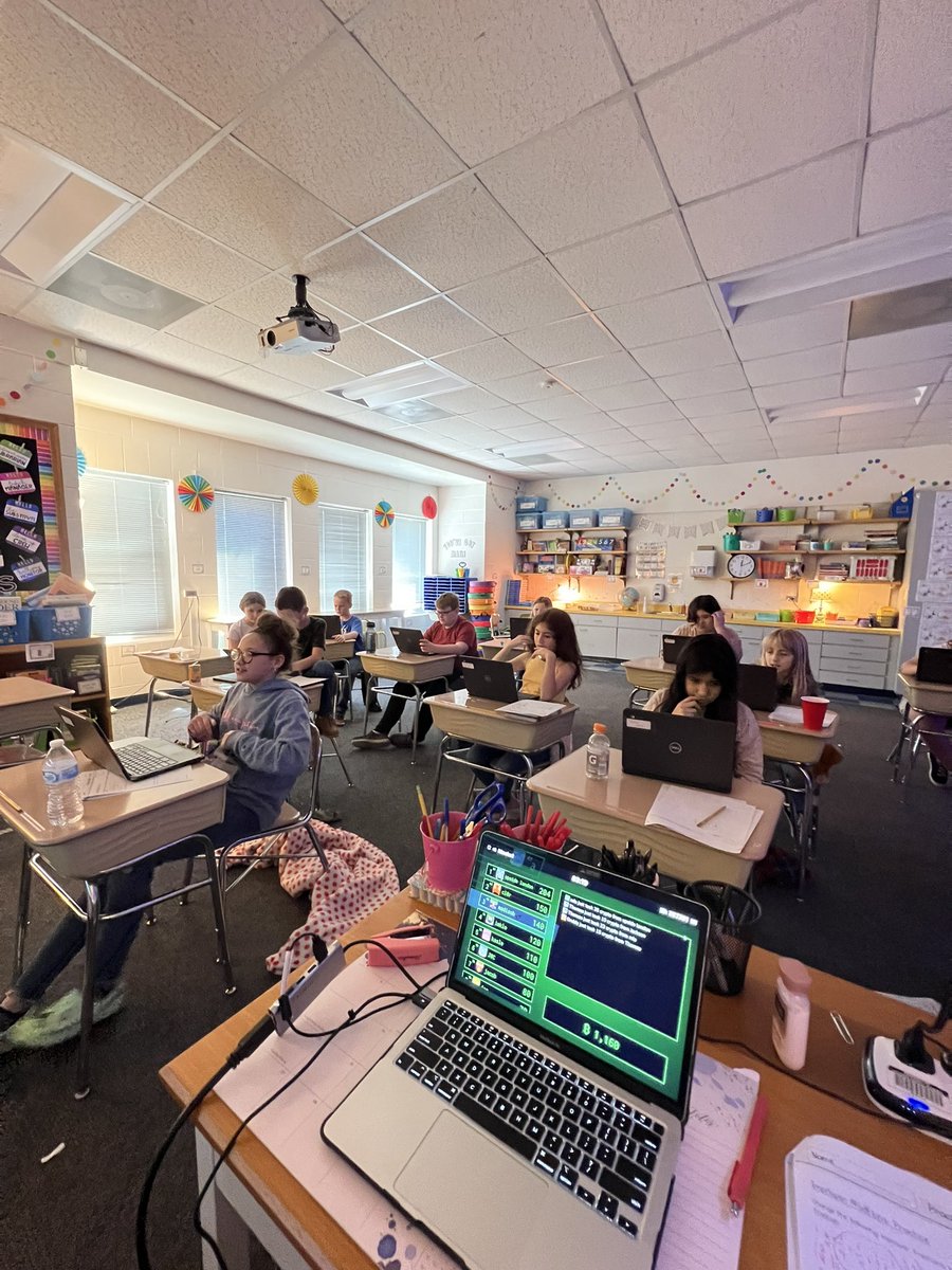 sarahthall_'s tweet photo. Fun Friday: I draw a name and that student gets to pick a topic that is special to them or that they like. We then do a @PlayBlooket on that topic as a class! Students get to share their different interests in an engaging way! #theheartofbennett #theheartofccs #studentinterests🤩 https://t.co/0A6E8DGOoV