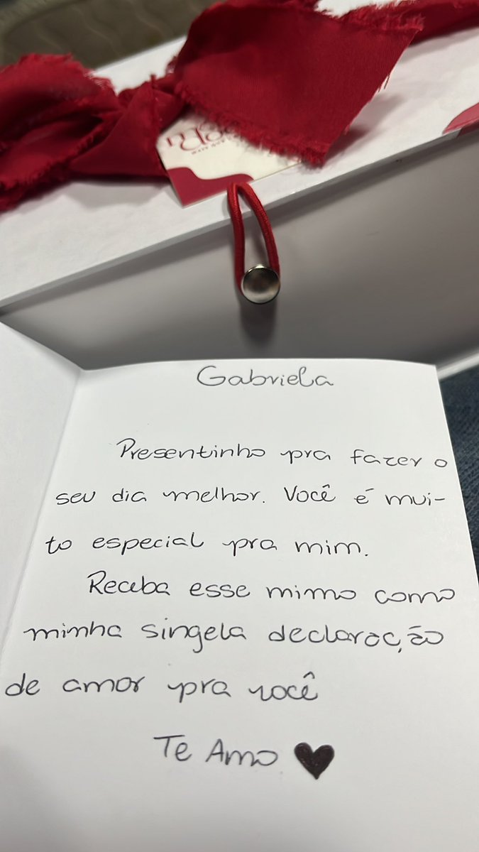 gabqrz's tweet photo. e agora como que chama o ficante premium??????? https://t.co/2Bh9K7g1zy