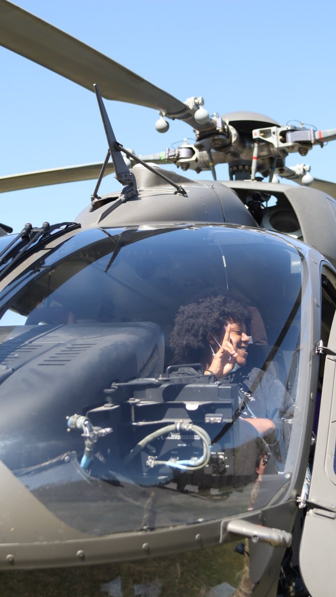 ar4hcenter's tweet photo. Members of the #Arkansas #Army National Guard giving tours of their helicopters, including explanations of the physics that keep rotary wing aircraft in the sky.
#GirlsOfPromise #STEAMX https://t.co/MbwVAOVpUK