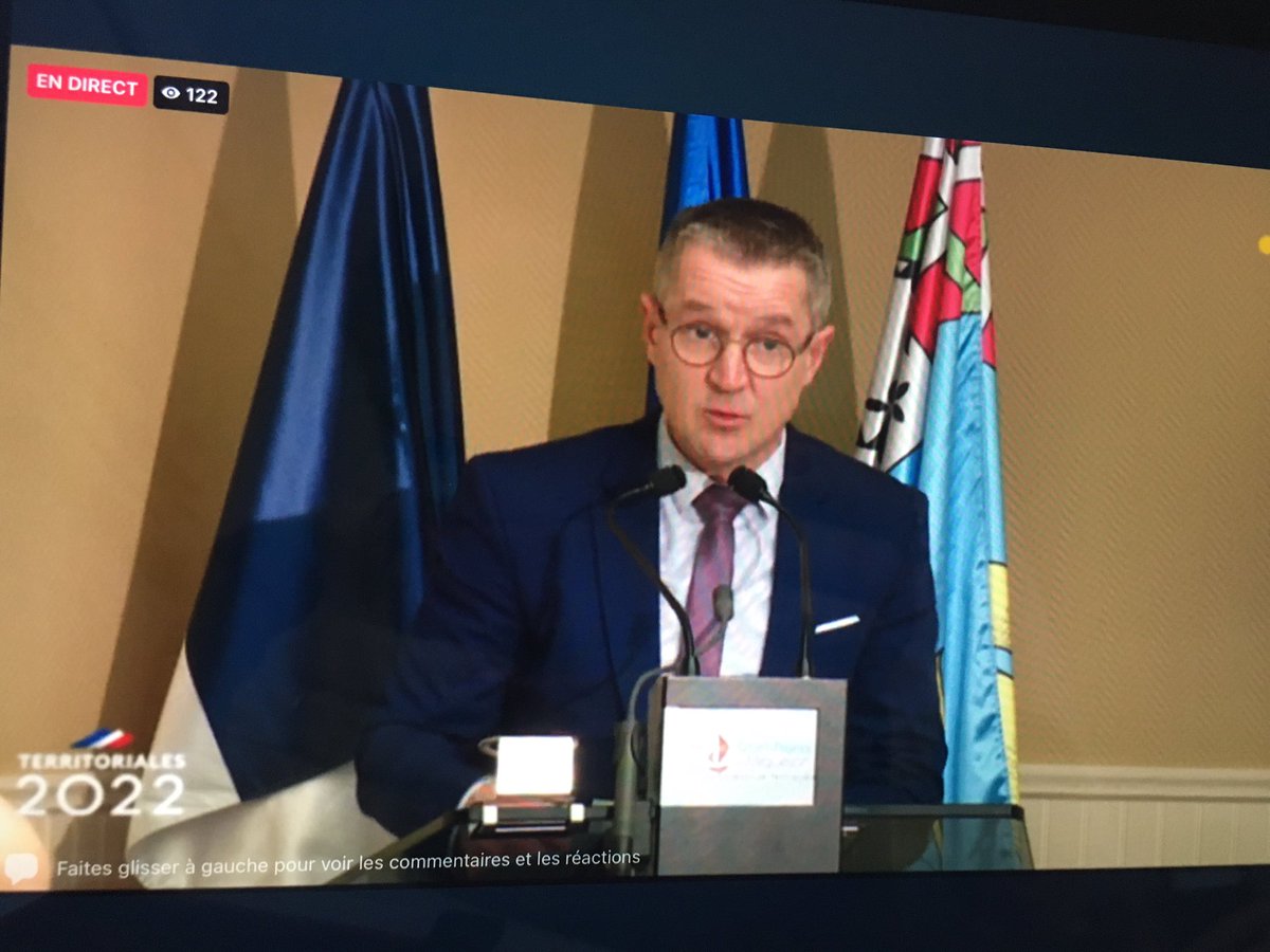 Il y a quelques minutes <a href="/BernardBriand1/">Bernard Briand</a> a été élu Président de la Collectivité Territoriale de Saint-Pierre et Miquelon pour 5 ans. Un discours dit « de confiance en l’avenir », de nouvelles commissions à venir. Plénière en cours en direct sur <a href="/SPMla1ere/">Saint-Pierre et Miquelon la 1ère</a> #saintpierreetmiquelon