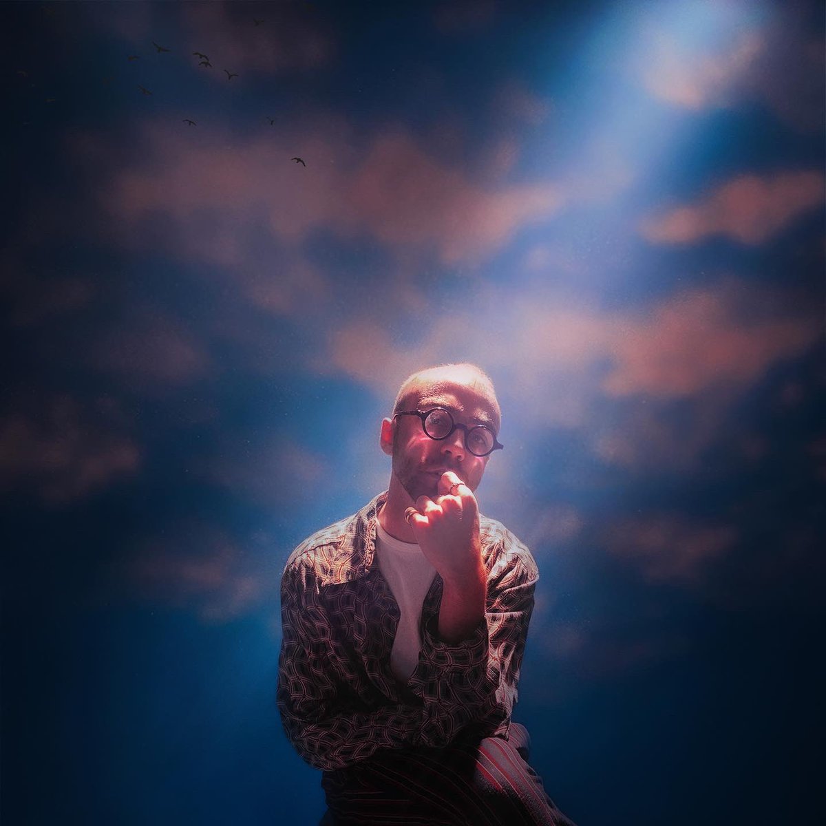 ‘BLUE’ OUT NOW 💙🦋✈️🐬💦💦

fanlink.to/hayF