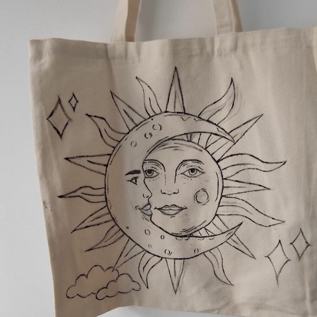AarunyaNrpt's tweet photo. Want to go #ecofriendly. Order these beautiful pure cotton #hand #painted #handcrafted #cloth bags and make a style statement.
Can be customized as per choice.
Bulk orders welcome
DM for details #clothbags #packaging #giftoptions #giftbags #gogreen #environment https://t.co/p0c8NhVwCj