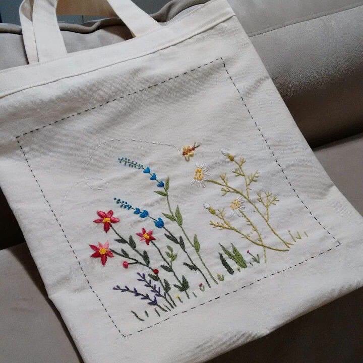 AarunyaNrpt's tweet photo. Want to go #ecofriendly. Order these beautiful pure cotton #hand #painted #handcrafted #cloth bags and make a style statement.
Can be customized as per choice.
Bulk orders welcome
DM for details #clothbags #packaging #giftoptions #giftbags #gogreen #environment https://t.co/p0c8NhVwCj