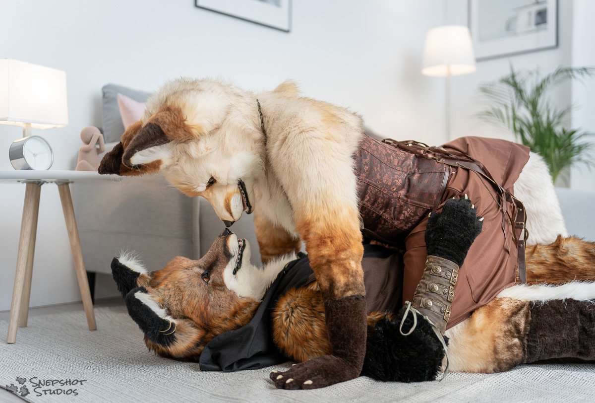 snepshots's tweet photo. "PINNED YA AGAIN!"
#FursuitFriday #LionKingVibes
#LionKing #FoxQueen
๐ฆ @Alpha_Ki and @shadowfox_de
๐งต @feraldotdesign
๐ธ @snepshots https://t.co/rObRSmwPjC