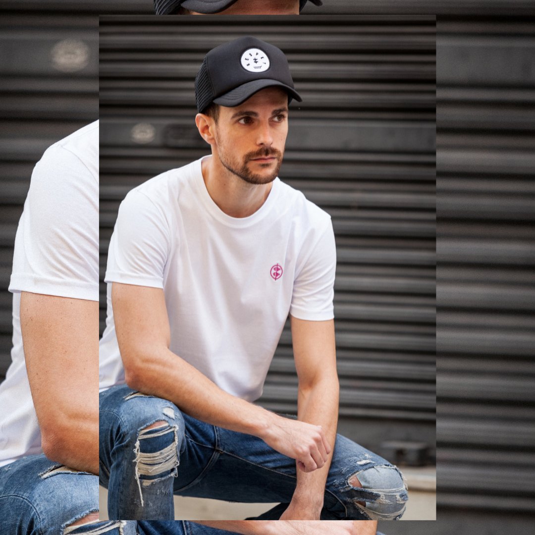 Respetmalaga's tweet photo. 𝗠𝗮𝗹𝗮𝗴𝘂𝗶𝘁𝗮
En #respetmalaga hemos pensado que esta es la camiseta perfecta para lucir en #semanasanta ¿no creéis?
Si no la tienes ya, ¡corre que están rebajadas de precio colega!
https://t.co/553VEUlbSP
#modaperita #ropaurbana #modamalaga https://t.co/KXsIkWWxN7