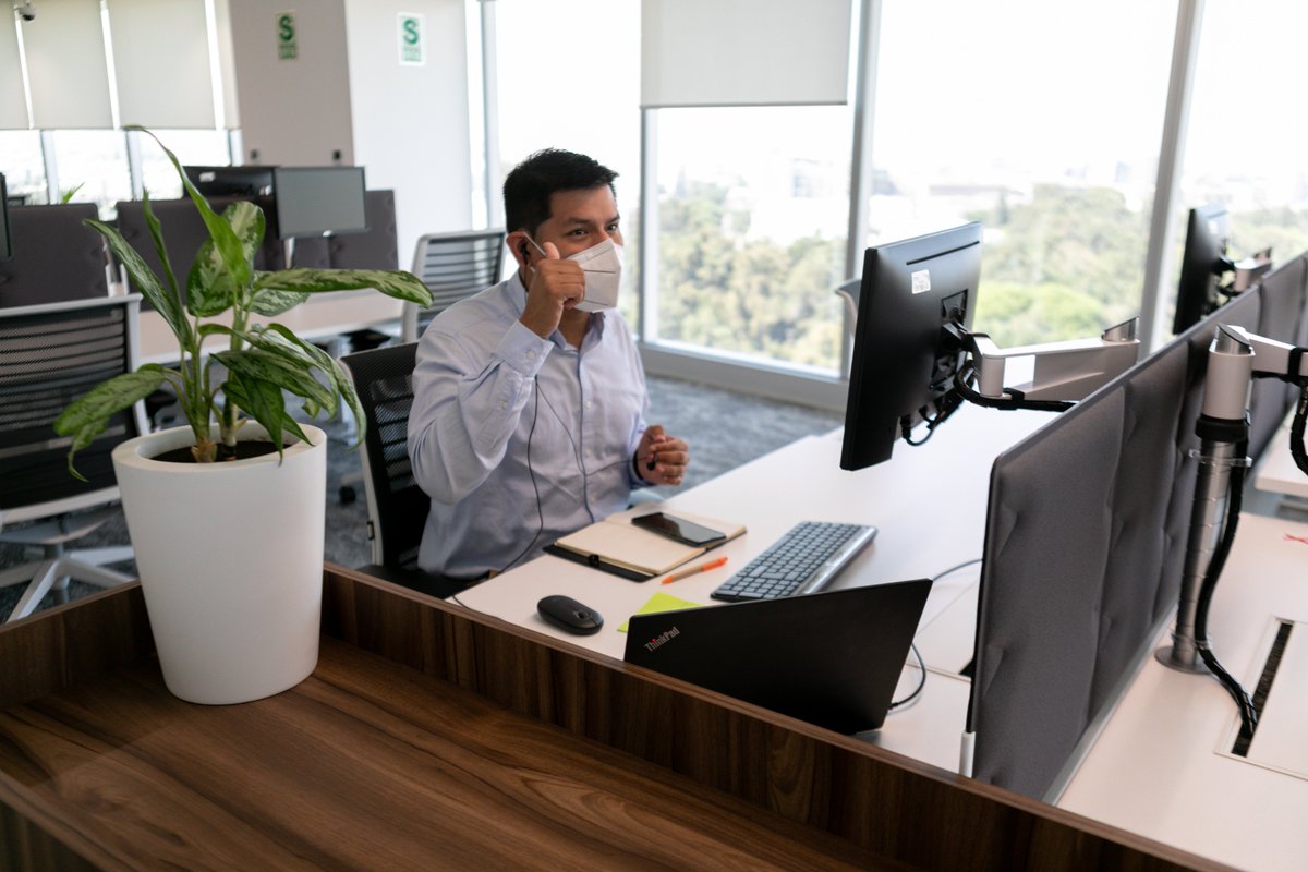 fragale_marco's tweet photo. Es lindo poder compartir más allá de una pantalla💻
Construir experiencias junto a la familia de @EnelPeru e intercambiar ideas. Gracias a la primera etapa de #NextToOffice, nos reencontramos en las oficinas y adoptamos un modelo #Híbrido, luego de 2 años de #TrabajoRemoto💪 https://t.co/7qxBErA9Hp
