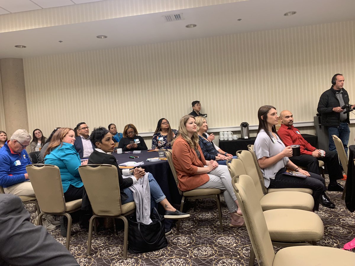 msmeliss2024's tweet photo. PACKED house at the #NetworkedForChange working session on #Entrepreneurship support, with three grantees leading the conversation! Thanks to @Porterhousekc #ToolboxKCK and @nxtusio for sharing such great expertise! #networkedforchange #kseship @networkkansas https://t.co/T8igmOA9m6