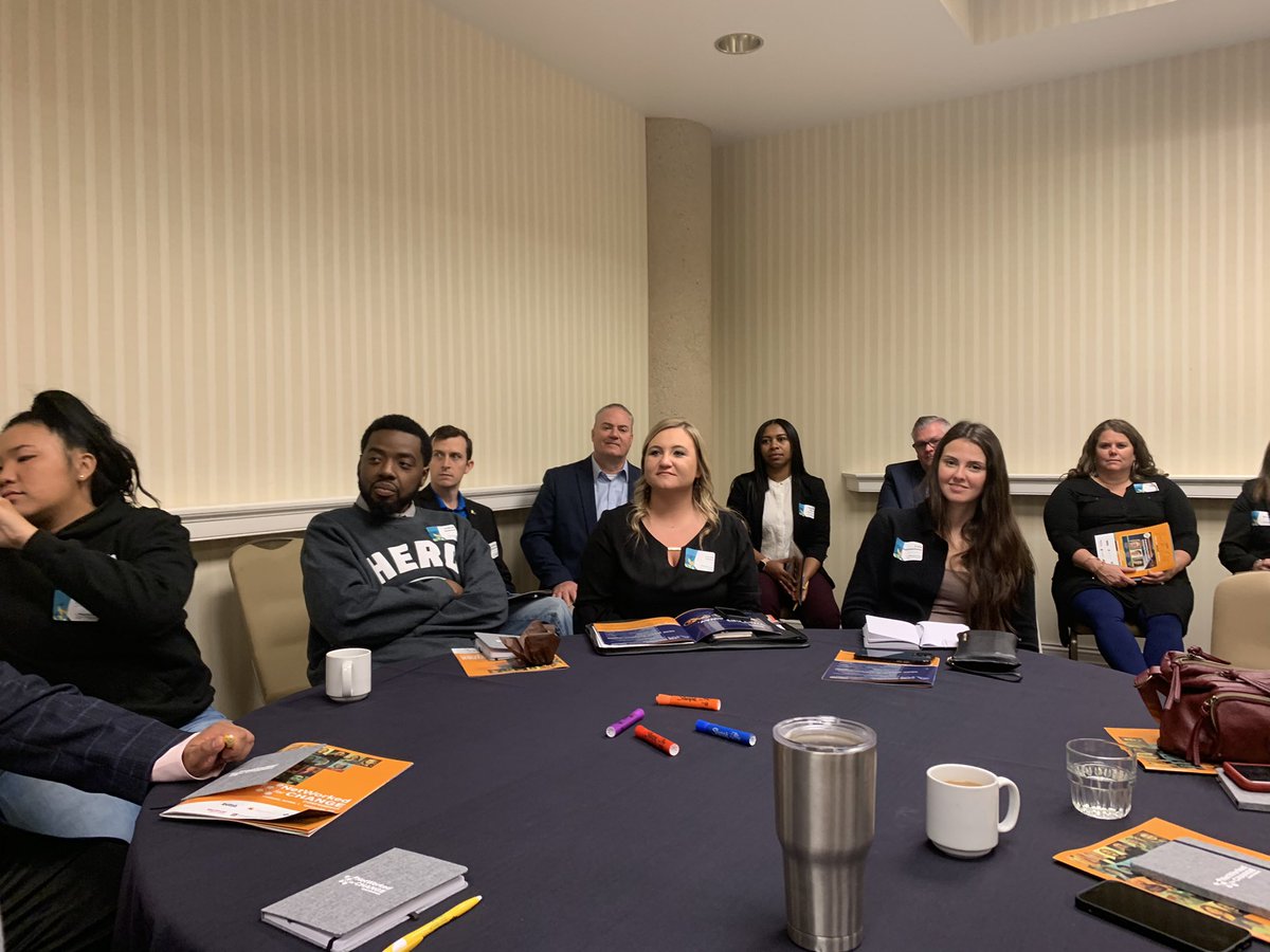 msmeliss2024's tweet photo. PACKED house at the #NetworkedForChange working session on #Entrepreneurship support, with three grantees leading the conversation! Thanks to @Porterhousekc #ToolboxKCK and @nxtusio for sharing such great expertise! #networkedforchange #kseship @networkkansas https://t.co/T8igmOA9m6
