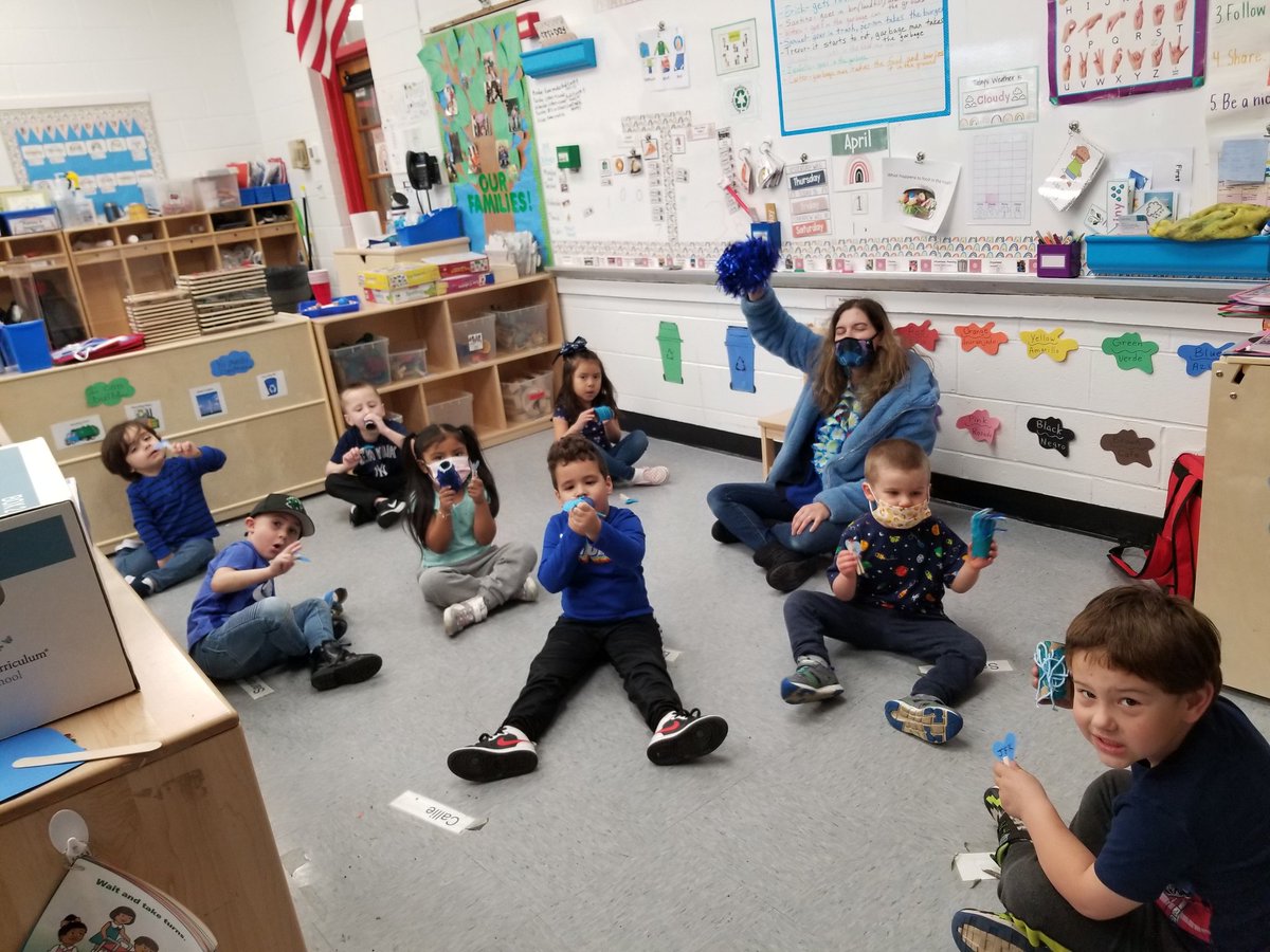 MrsHerrellPreK's tweet photo. We celebrated our school winning a blue ribbon award today! The kids had a blast! We made noise makers and hearts and talked about why we love our school! #jamesburgproud @JamesburgPublic @LynnZinser_5 @KrisDeFazio @JenVanderburg https://t.co/2A4FnfFbnG